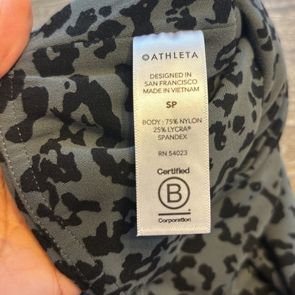 Bundle of ATHLETA Leggings Leopard print and Black color Size S/P - Picture 5 of 17